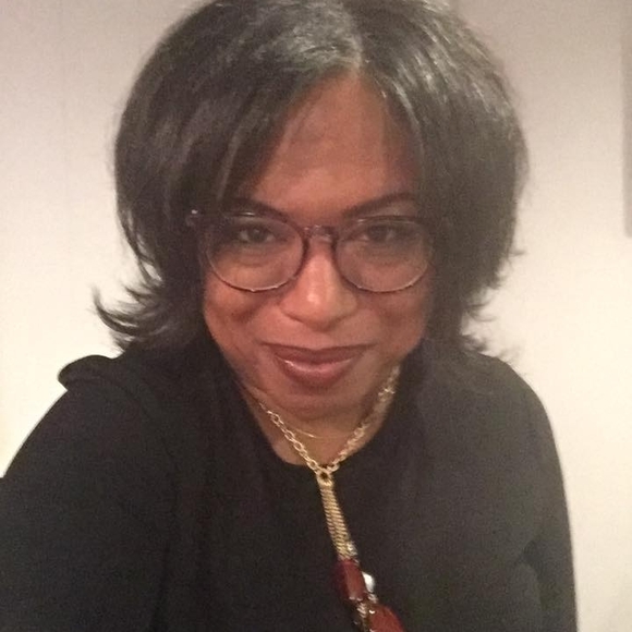 Meet your Posher, Camelia - Picture 1 of 1